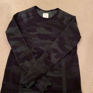 Athleta Girl long sleeve Camo print athletic top